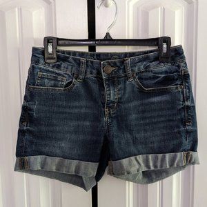 SO Dark Wash Midi Jean Shorts Size 7